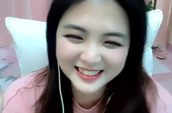 笑声小姐姐,传递欢乐的温暖使者